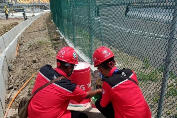  Tim InfraNexia melakukan pengecekan dan memastikan kesiapan infrastruktur jaringan di kawasan Sirkuit Mandalika untuk mendukung penyelenggaraan MotoG