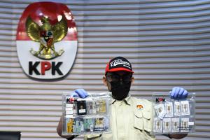 Barang bukti korupsi penggunaan DSP BNPB
