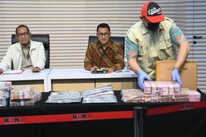 Barang bukti korupsi penggunaan DSP BNPB