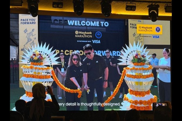 Tayangan dokumentasi Maybank Marathon 2026 dalam acara Appreciation Night, Jumat (16/10/2026).