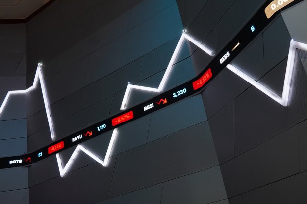 IHSG anjlok 5,05% ke level 4.923 (Foto: Katadata/Fauza Syahputra)