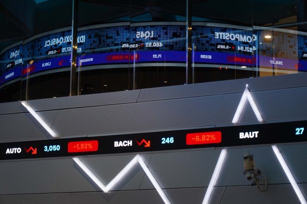 IHSG anjlok 5,05% ke level 4.923 (Foto: Katadata/Fauza Syahputra)