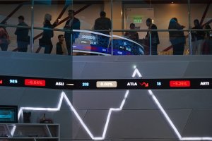 IHSG anjlok 5,05% ke level 4.923 (Foto: Katadata/Fauza Syahputra)