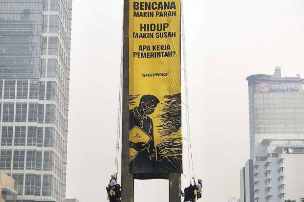 Polisi Periksa Enam Aktivis Pembentang Spanduk di HI, Ini Penjelasan Greenpeace