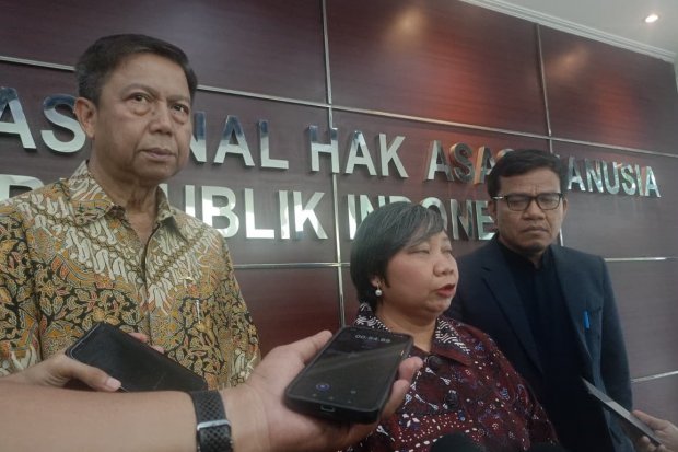Ketua Komnas HAM Anis Hidayah usai bertemu Kepala Badan Reforma Agraria Nasional (BRAN) Dedy Prasetyo di Kantor Komnas HAM, Jakarta, Jumat (23/10). 