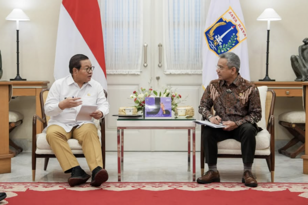 Pramono Anung dan Suahasil Nazara